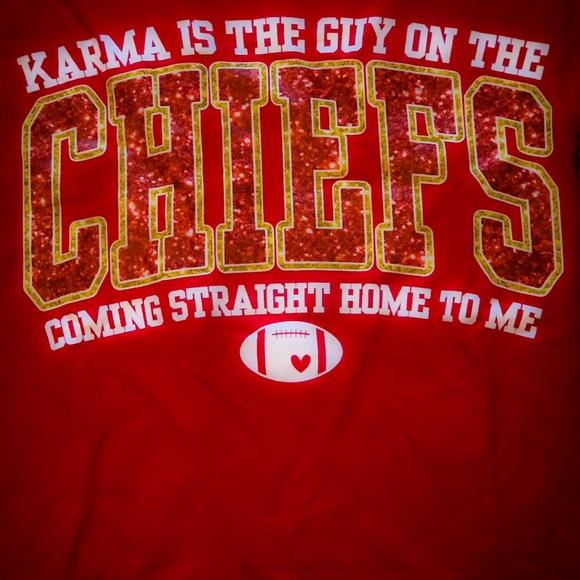 NWT LONG SLEEVE CHIEFS / TAYLOR SWIFTY LOVERS SHIRT - Picture 2 of 5